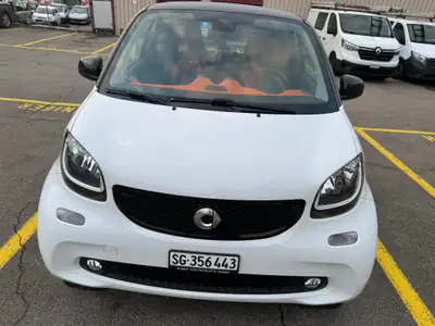 Smart Fortwo Passion — Citadine maligne aux couleurs acidulées, 89'000 km — Heckansicht