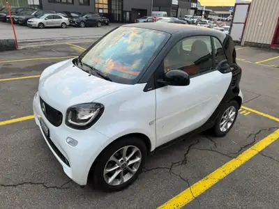 Smart Fortwo Passion — Citadine maligne aux couleurs acidulées, 89'000 km — Außenansicht