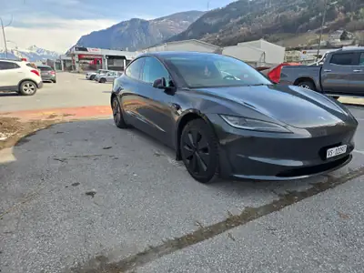 Tesla Model 3 Long Range Dual Motor AWD — Berline électrique haute performance, 125'000 km — Außenansicht