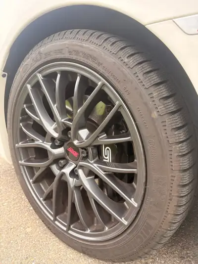 Subaru WRX STI Luxury S — Berline sportive 4WD turbo, navigation et cuir intégral — detail
