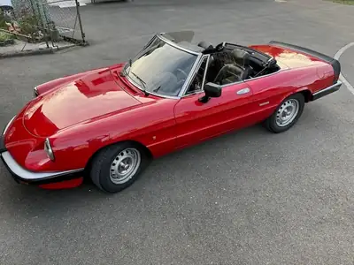 Alfa Romeo Spider Aerodinamica 1987 — Cabriolet légendaire, rouge éclatant, 2 places — Außenansicht