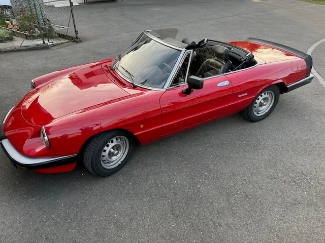 Alfa Romeo Spider Aerodinamica 1987 — Cabriolet légendaire, rouge éclatant, 2 places — Außenansicht