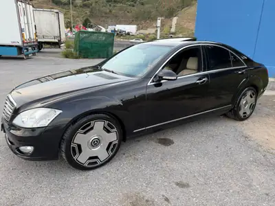 Mercedes-Benz S 320 CDI 4Matic — Berline de prestige diesel, 4WM robuste — vue extérieure