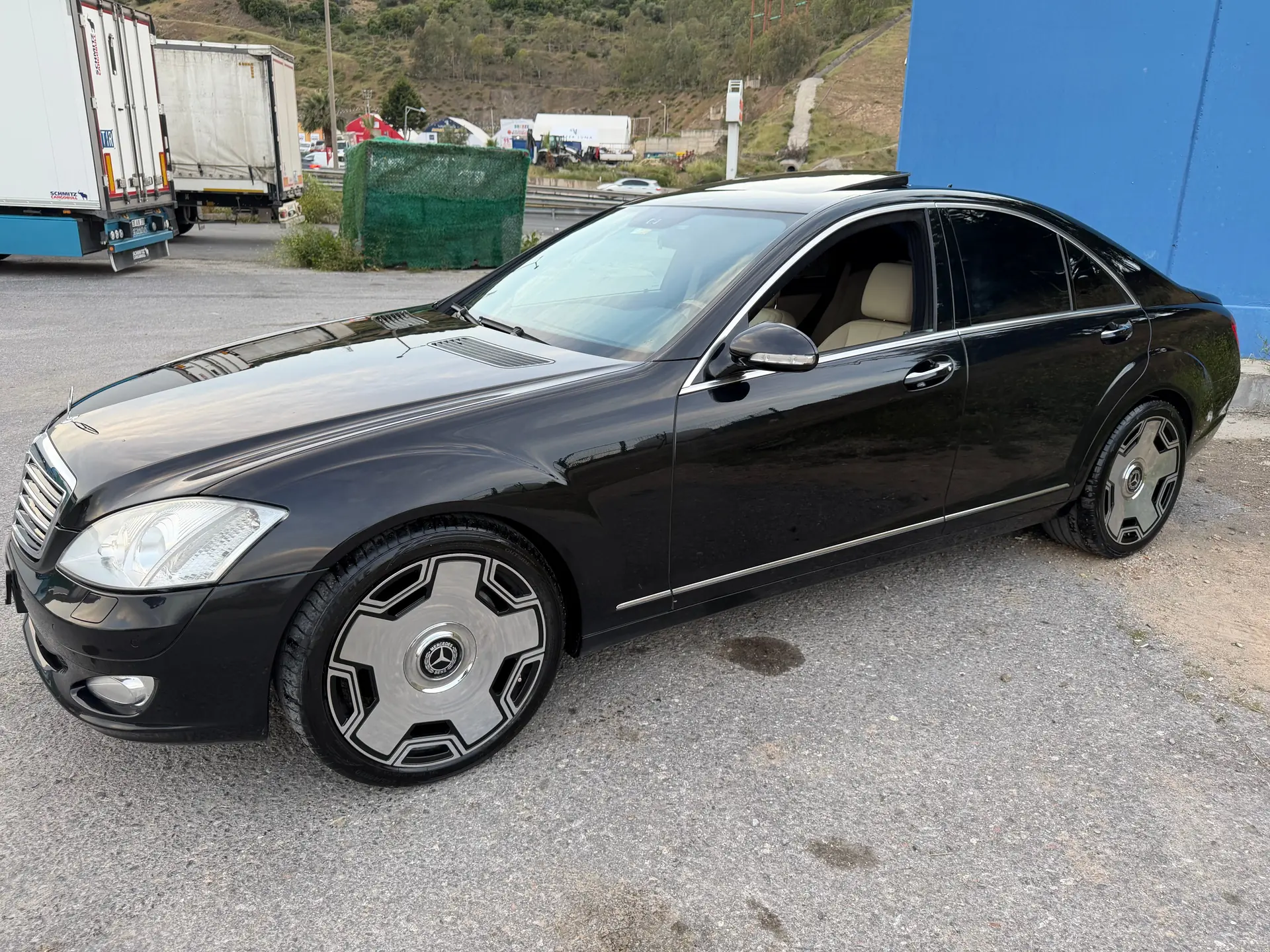 Mercedes-Benz S 320 CDI 4Matic — Berline de prestige diesel, 4WM robuste — vue extérieure