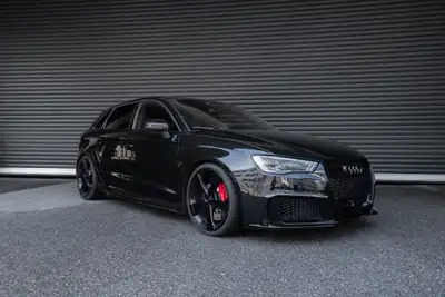 Audi RS3 2.5 TSI Quattro — Berline sportive haute performance, 88'000 km seulement — vue extérieure
