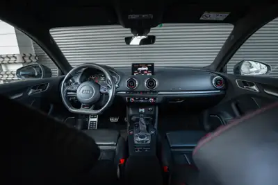 Audi RS3 2.5 TSI Quattro — Berline sportive haute performance, 88'000 km seulement — Miniature 7