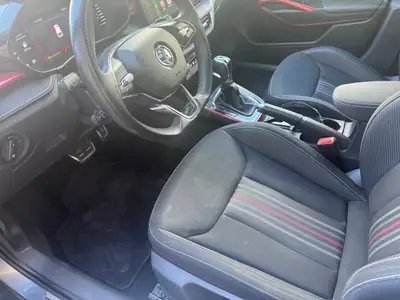 Skoda Fabia 1.0 TSI Monte Carlo DSG — Citadine dynamique, peu kilométrée, finition premium — tableau de bord