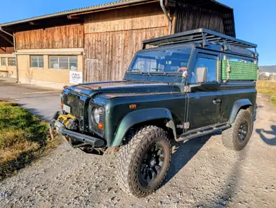 Land Rover Defender 90 CSW — Légende tout-terrain diesel, grand service effectué — vue extérieure