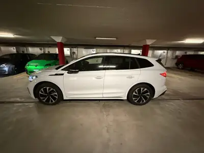 Škoda Enyaq 85x Sportline 4x4 — SUV électrique premium, 22 000 km seulement — Außenansicht