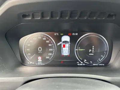 Volvo XC90 T8 Recharge — SUV 7 places hybride rechargeable, entretien réduit — detail