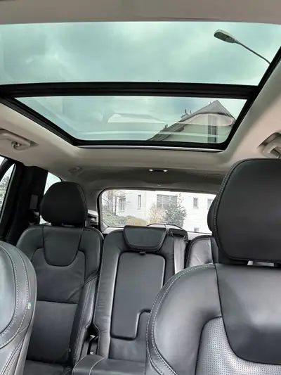 Volvo XC90 T8 Recharge — SUV 7 places hybride rechargeable, entretien réduit — Thumbnail 8