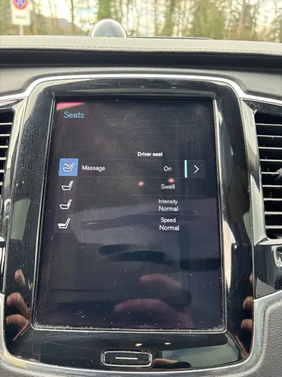 Volvo XC90 T8 Recharge — SUV 7 places hybride rechargeable, entretien réduit — Thumbnail 10