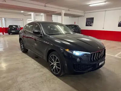 Maserati Levante 3.0 V6 Diesel Q4 — SUV premium sans accident, entretien impeccable — exterior view
