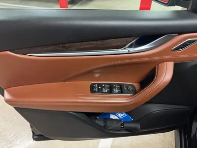 Maserati Levante 3.0 V6 Diesel Q4 — SUV premium sans accident, entretien impeccable — Thumbnail 11