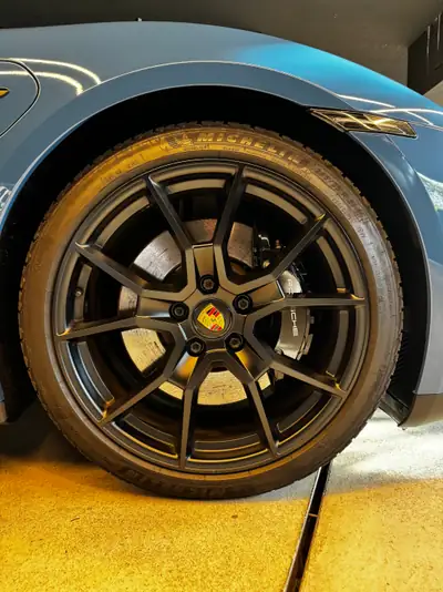 Porsche Taycan GTS Sport Turismo — Berline électrique 598 ch, 66'000 km — Heckansicht