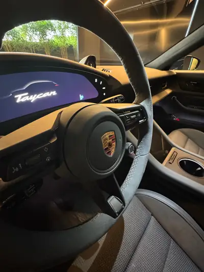 Porsche Taycan GTS Sport Turismo — Berline électrique 598 ch, 66'000 km — Detail