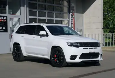 Jeep Grand Cherokee 6.4 V8 HEMI SRT8 — Muscle SUV américain, 468 ch — Seitenansicht