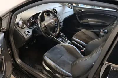 SEAT Ibiza SC 1.8 TSI Cupra — Sportive compacte, 192 ch et bas kilométrage — Miniatur 8
