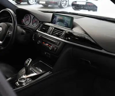 BMW-Alpina 3 Series D3 BiTurbo Touring — Diesel performant 350 ch, break de prestige — Miniature 11