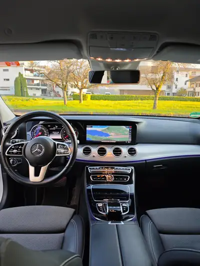 Mercedes-Benz E 200 T 9G-TRONIC — Break élégant, motorisation efficace, 97 000 km — vista posteriore