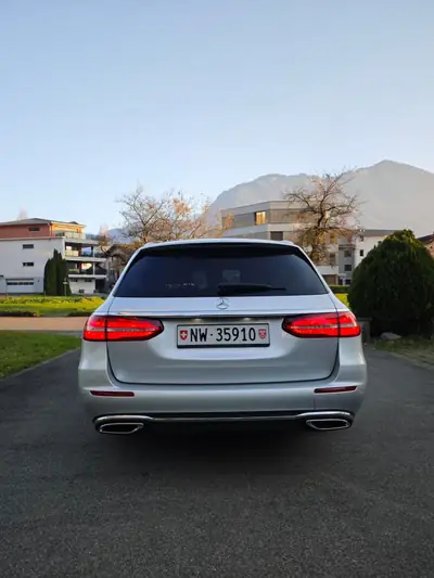 Mercedes-Benz E 200 T 9G-TRONIC — Break élégant, motorisation efficace, 97 000 km — cruscotto