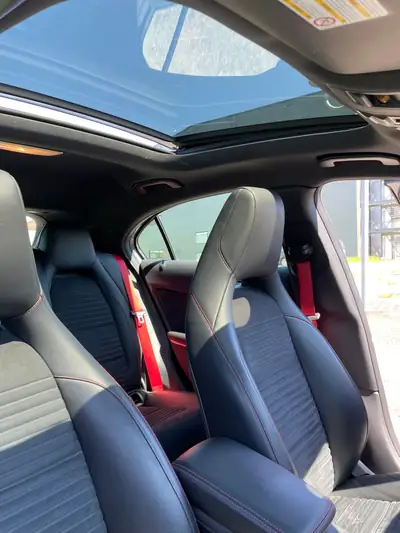 Mercedes-Benz A 250 Sport — Berline compacte premium, 211 ch et entretien récent — Detail