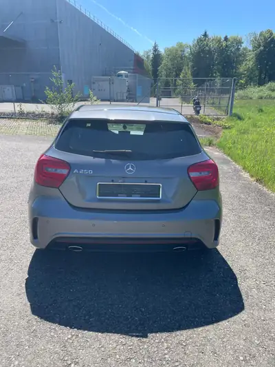 Mercedes-Benz A 250 Sport — Berline compacte premium, 211 ch et entretien récent — Innenraum