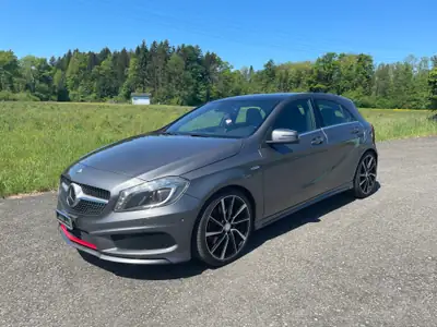 Mercedes-Benz A 250 Sport — Berline compacte premium, 211 ch et entretien récent — Miniatur 10
