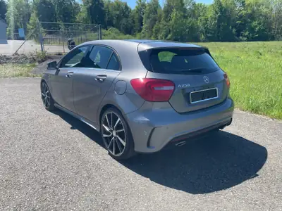 Mercedes-Benz A 250 Sport — Berline compacte premium, 211 ch et entretien récent — Miniatur 12