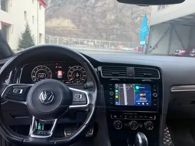 VW Golf 2.0 TSI GTI DSG — Sportive performante, 86'000 km, boîte auto — tableau de bord
