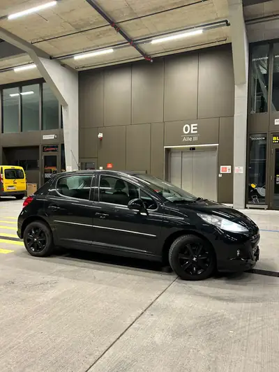 Peugeot 207 1.4 16V Swiss Edition — Citadine fiable, sans accident, 85'000 km — arrière