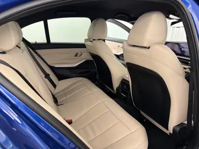 BMW 320i xDrive M Sport 2025 — Berline premium avec garantie constructeur et faible kilométrage — Thumbnail 8