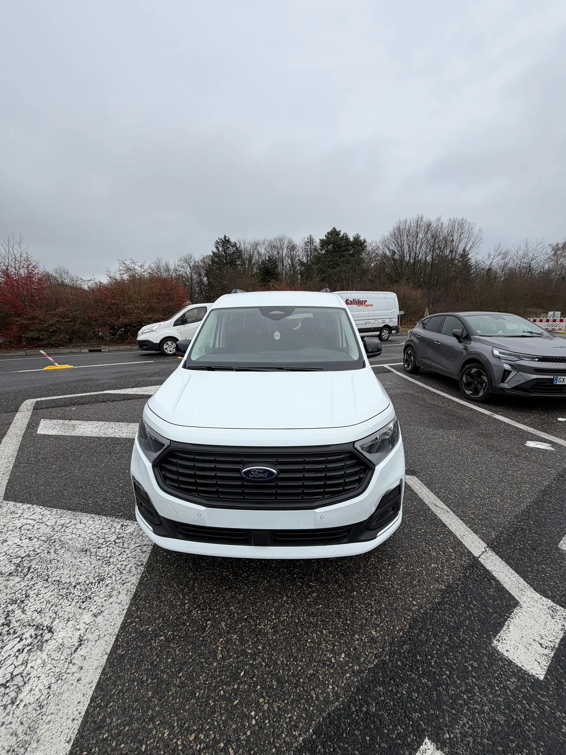 Ford Tourneo Connect 2.0 EcoBlue Titanium — Minivan accessible avec rampe handicapée