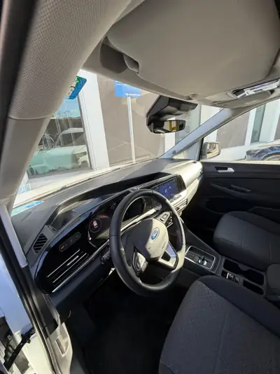Ford Tourneo Connect 2.0 EcoBlue Titanium — Minivan accessible avec rampe handicapée — Detail