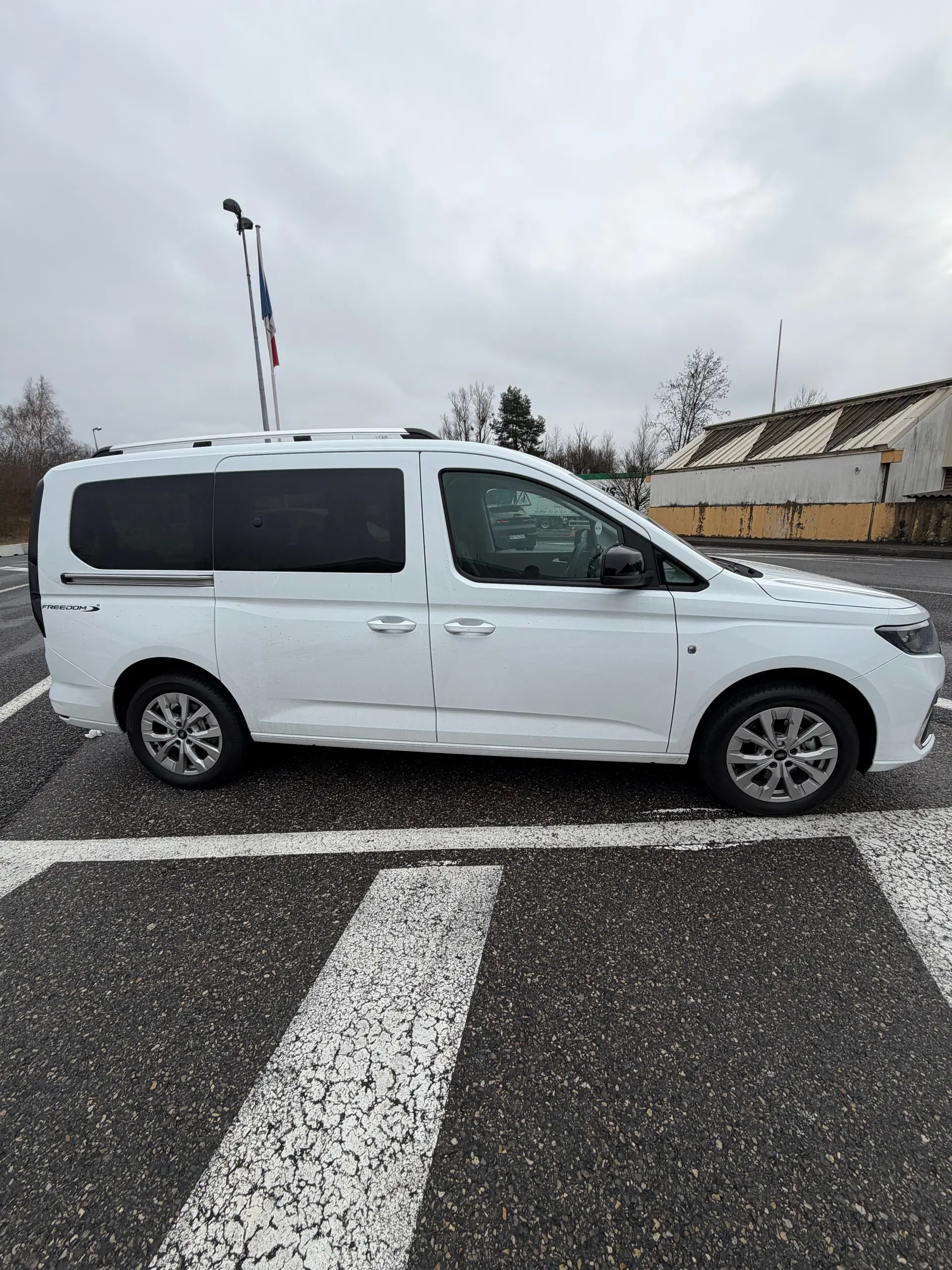 Ford Tourneo Connect 2026 occasion Genève — 4