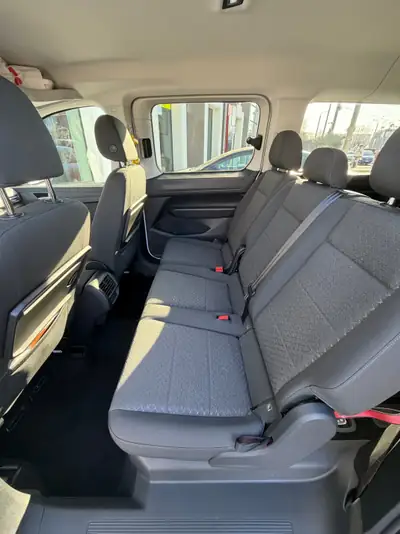 Ford Tourneo Connect 2.0 EcoBlue Titanium — Minivan accessible avec rampe handicapée — Miniatur 8
