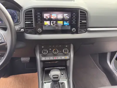 Skoda Karoq 1.5 TSI Selection — SUV compact neuf avec garantie constructeur — Miniature 15