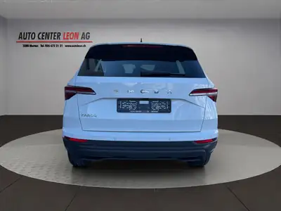 Skoda Karoq 1.5 TSI Selection DSG — SUV compact neuf, équipé et garanti usine — tableau de bord