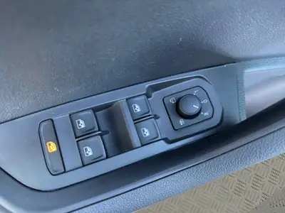 Skoda Karoq 1.5 TSI Selection DSG — SUV compact neuf, équipé et garanti usine — Miniature 20