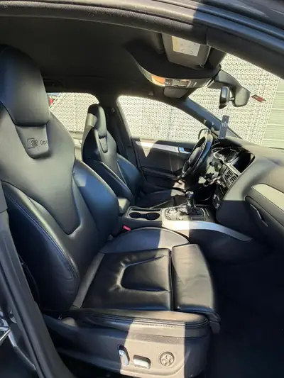 Audi A4 Avant 2.0 TFSI Quattro S-line — Break dynamique, traction intégrale, 225 ch — interni