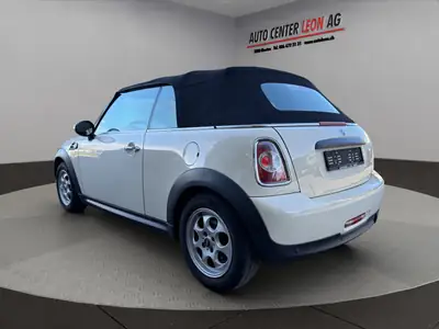 MINI Cabrio One Cabriolet 2012 — Cabriolet citadin compact, climatisation et sièges chauffants — interior