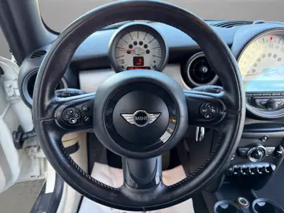 MINI Cabrio One Cabriolet 2012 — Cabriolet citadin compact, climatisation et sièges chauffants — Thumbnail 10