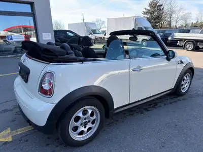 MINI Cabrio One Cabriolet 2012 — Cabriolet citadin compact, climatisation et sièges chauffants — Thumbnail 22