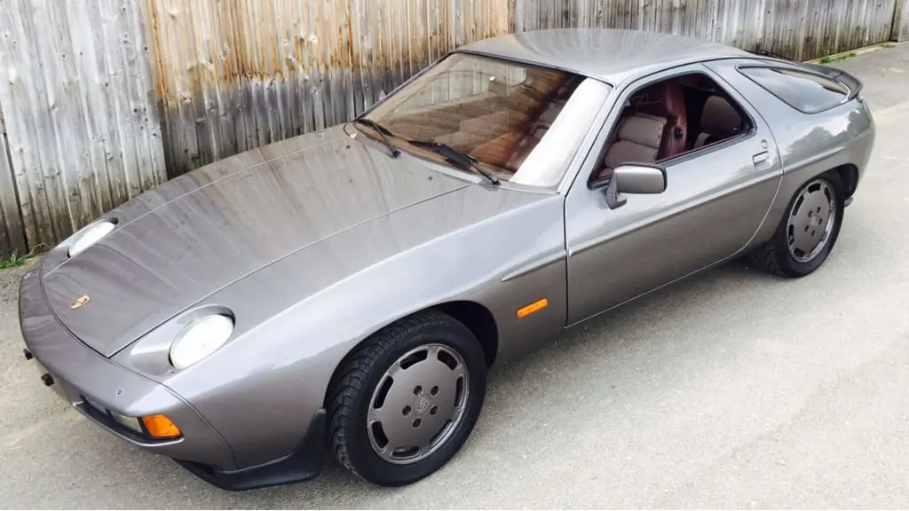 Porsche 928 S 1981 — Chef-d'œuvre sportif, moteur V8 4.7L sans accident — vue extérieure