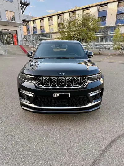 Jeep Grand Cherokee Summit Reserve 4x4 — V6 3.6L premium, 299 PS, très faible kilométrage — exterior view
