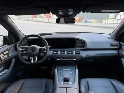 Mercedes-Benz GLE 300 d 4Matic — SUV 7 places, diesel hybride, facelift 2024 — tableau de bord