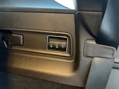 Mercedes-Benz GLE 300 d 4Matic — SUV 7 places, diesel hybride, facelift 2024 — Miniature 14