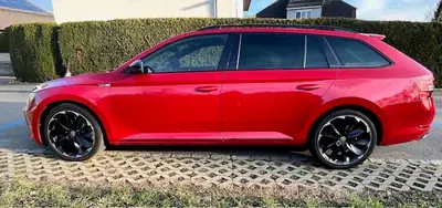 Skoda Superb 2.0 TSI 4×4 — Monospace premium tout-terrain, 83'000 km — Heckansicht