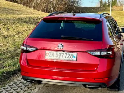 Skoda Superb 2.0 TSI 4×4 — Monospace premium tout-terrain, 83'000 km — Seitenansicht
