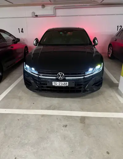 VW Arteon SB 2.0 TSI R 4Motion — Berline sportive rechargée, 67'000 km seulement — vista esterna